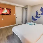 Vibrant & Cozy Two Bedroom Lower Unit King Beds
