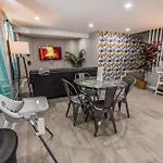 Vibrant & Cozy Two Bedroom Lower Unit King Beds