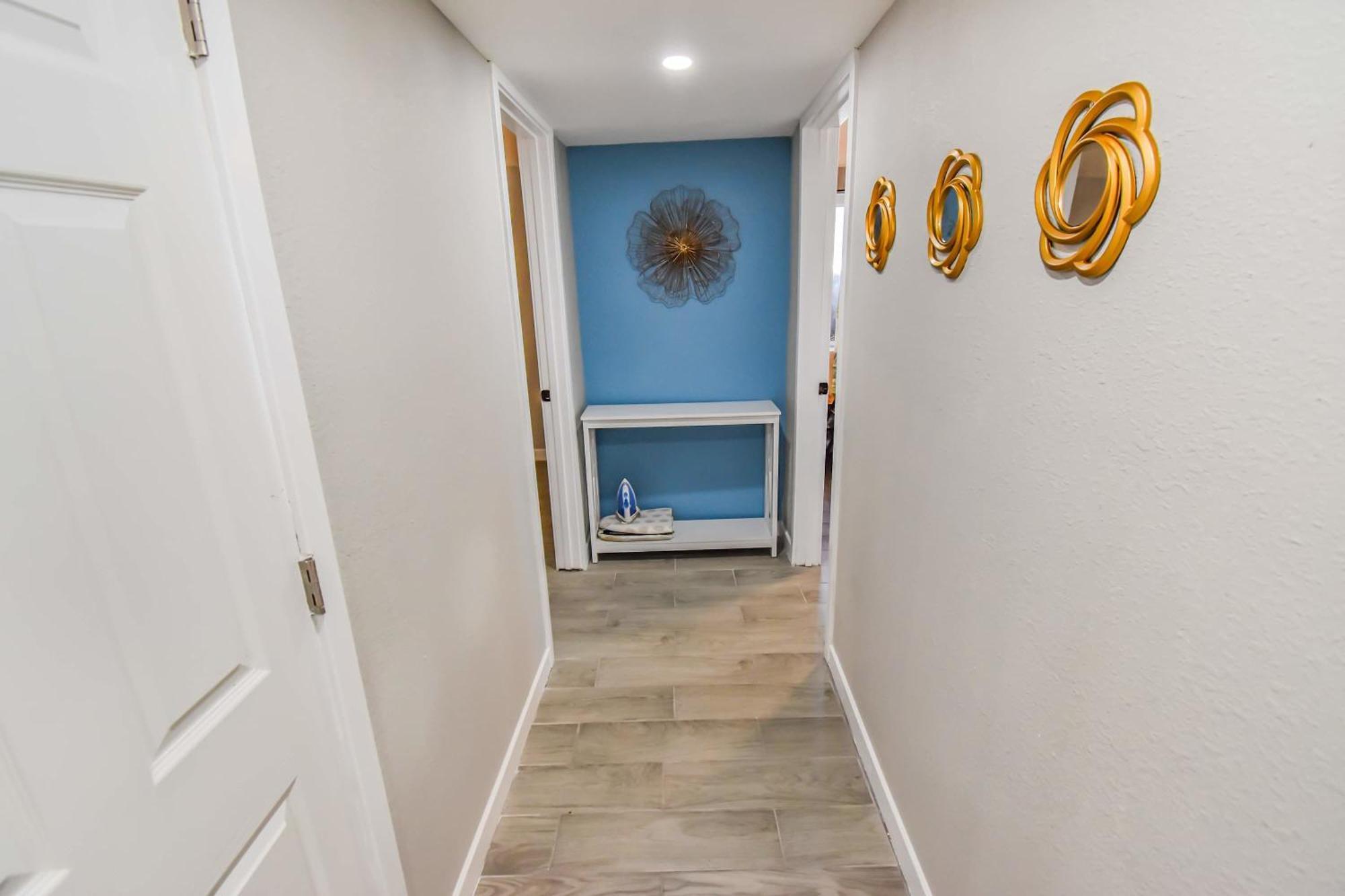 Vibrant & Cozy Two Bedroom Lower Unit King Beds * Denver