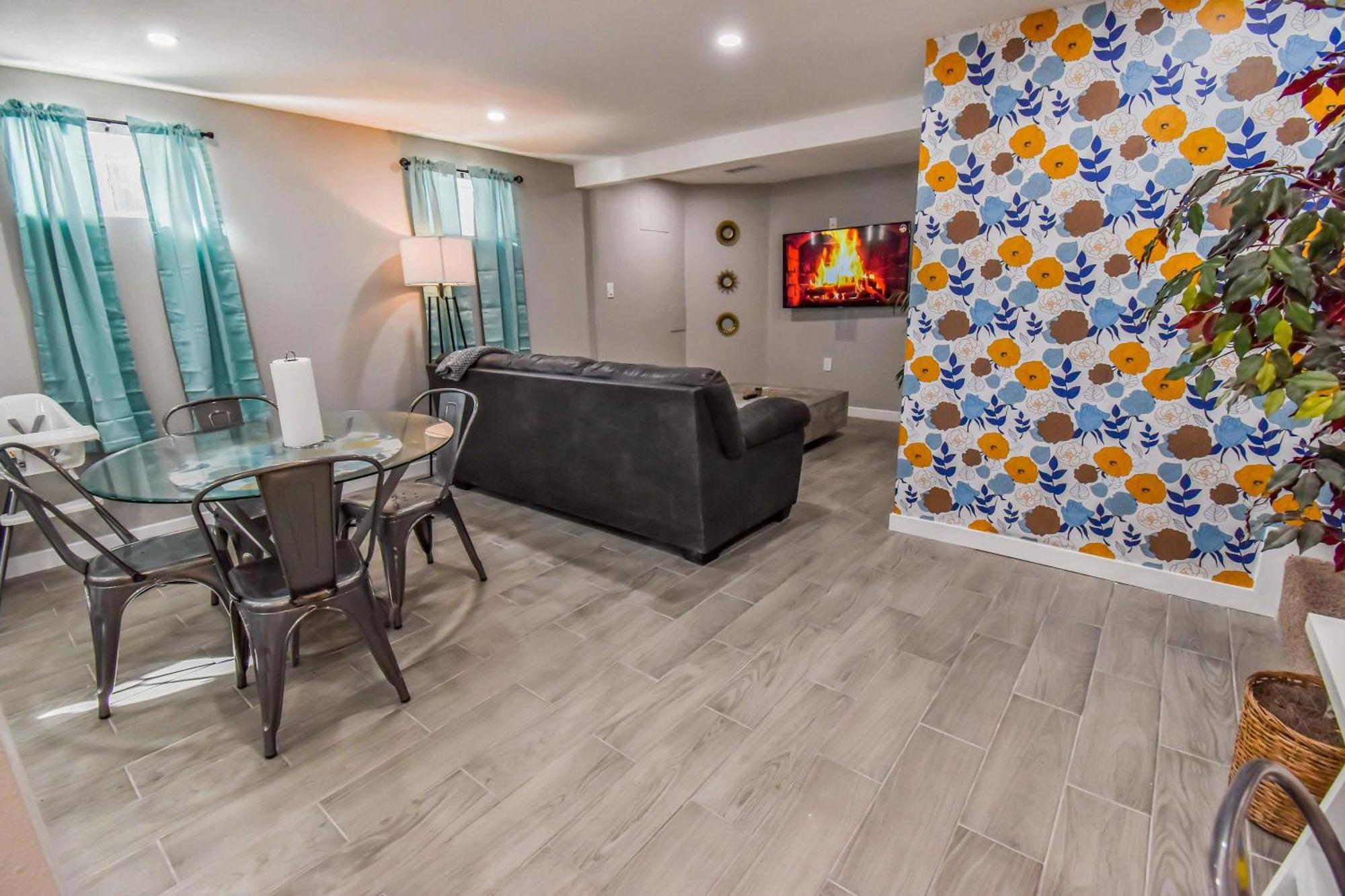Holiday home Vibrant & Cozy Two Bedroom Lower Unit King Beds Denver