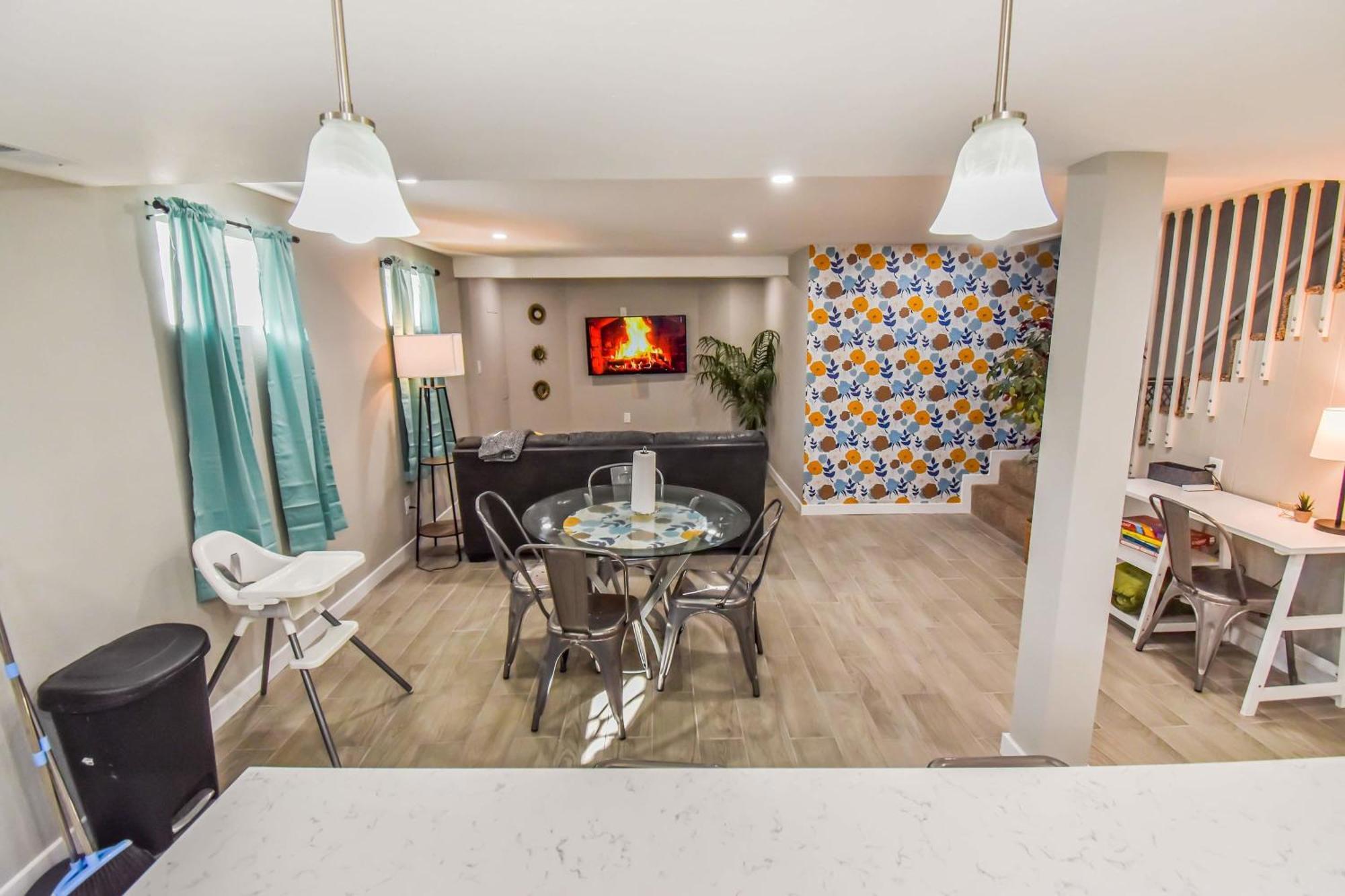 Holiday home Vibrant & Cozy Two Bedroom Lower Unit King Beds Denver